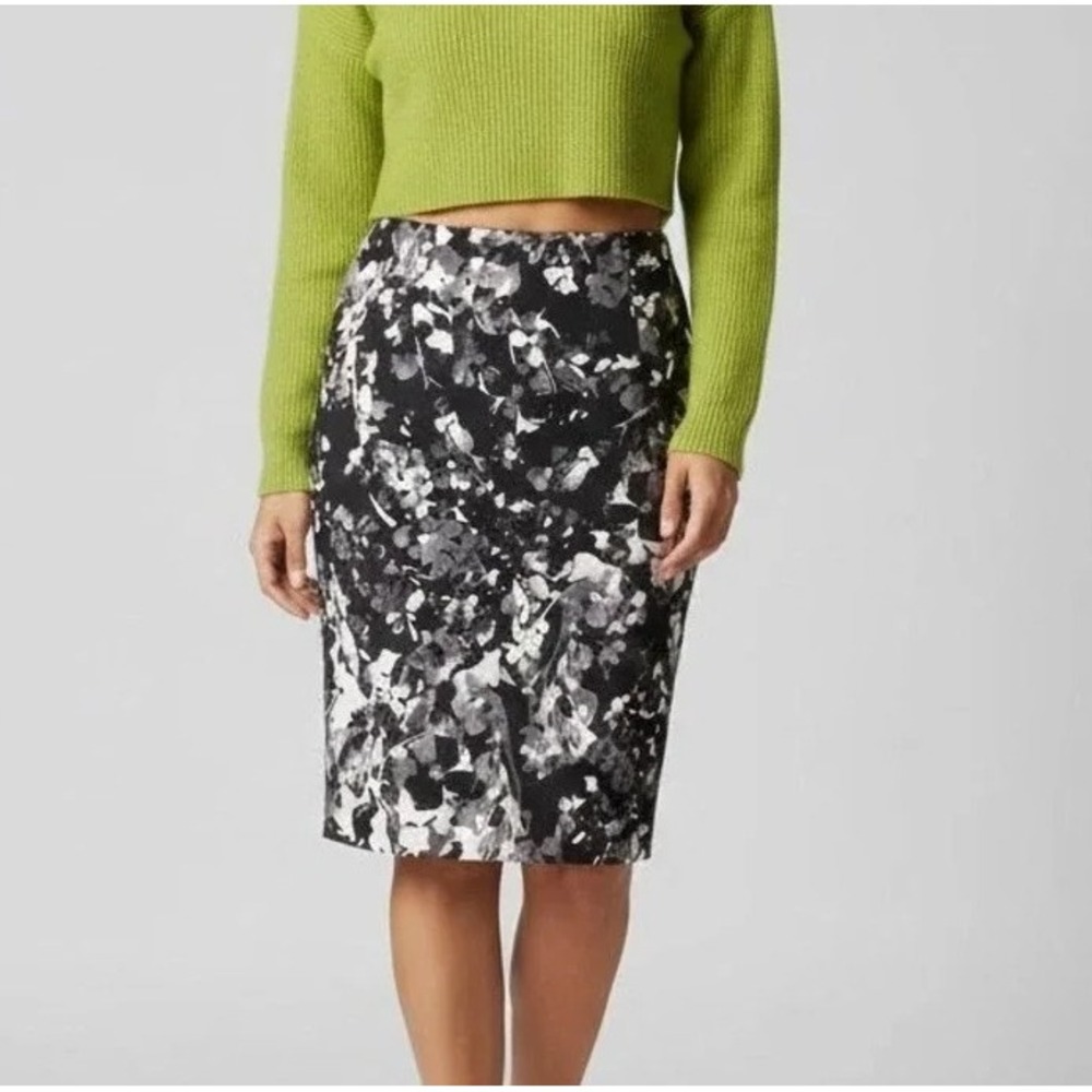 ADRIANNA PAPELL 8 Black & White Abstract Print Pencil Skirt Career Classic City